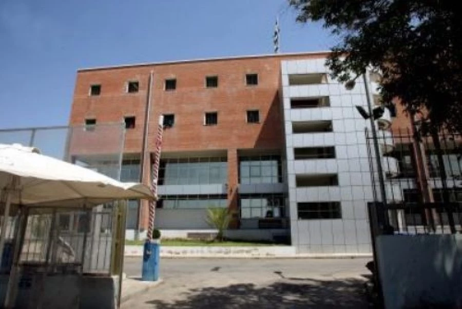 ΕΚΤΑΚΤΟ – Τηλεφώνημα για βόμβα στη διεύθυνση αλλοδαπών στον Ταύρο